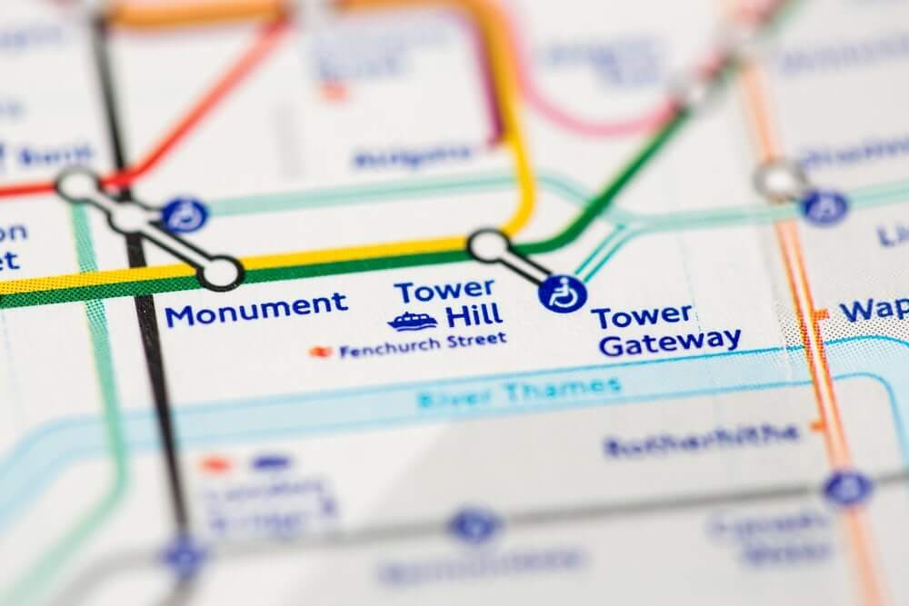 places to eat near tower bridge map
