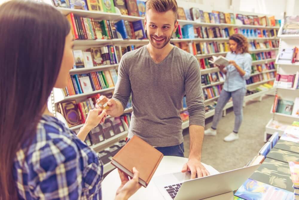 Student discount cards - Student buying books