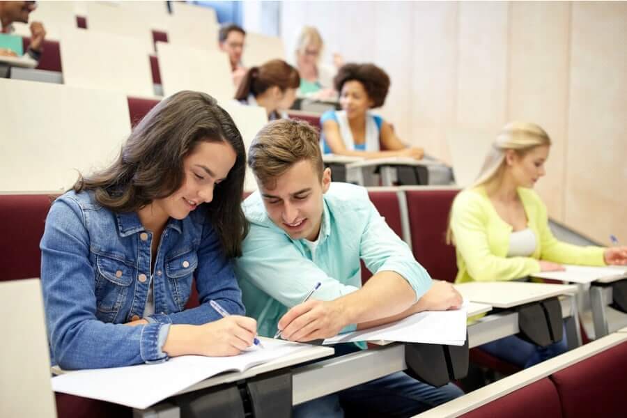 The Dos and Don’ts of Lecture Etiquette - urbanest